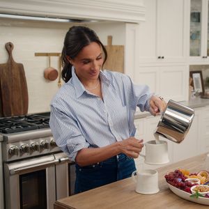 So witzig bereitet sich Herzogin Meghan auf Thanksgiving vor