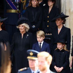 So nennen die royalen Enkel Königin Camilla beim Spitznamen
