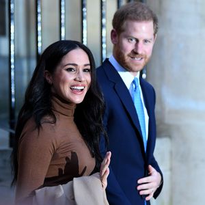 Meghans und Harrys Royal-Rücktritt: So reagieren die Stars