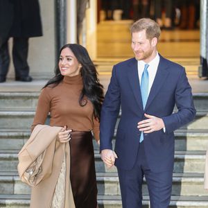Rücktritt von Harry & Meghan: Erstes Statement der Queen