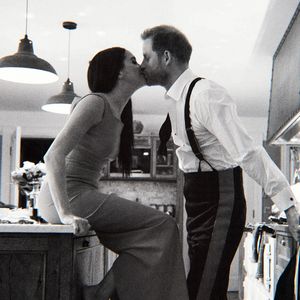 Doku zeigt: So verliebt waren Prinz Harry und Meghan sofort!