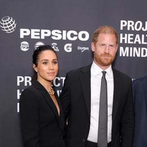 Prinz Harry & Meghan legen seltenen Red-Carpet-Auftritt hin