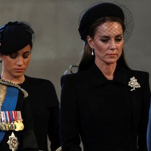 Hält sich Meghan wegen Kate mit neuen Familien-Pics zurück?