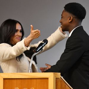 Wegen Meghan-Umarmung: Schüler entschuldigt sich bei Harry