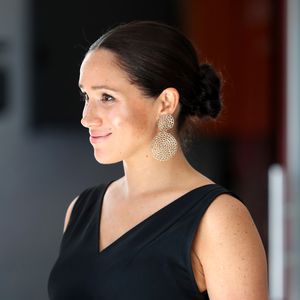 Letzter Solo-Auftritt als Royal: Das bedeutete Meghans Kleid