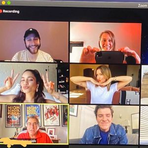 Original-Cast von "High School Musical" tanzt Kult-Choreo!