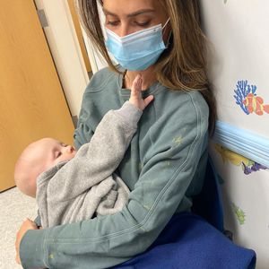 Hilaria Baldwin geschockt: Baby hatte allergische Reaktion