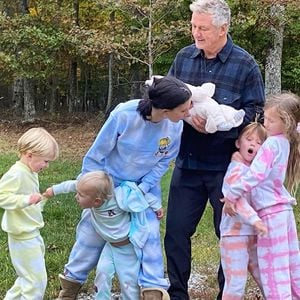 Erstes Foto zu siebt: Hilaria Baldwin teilt Familien-Foto!
