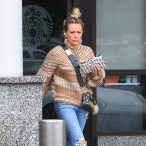 Ungeschminkt: Hilary Duff ganz lässig in West Hollywood