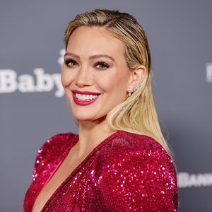 Ganze Familie krank: Darum war Hilary Duff im Netz inaktiv
