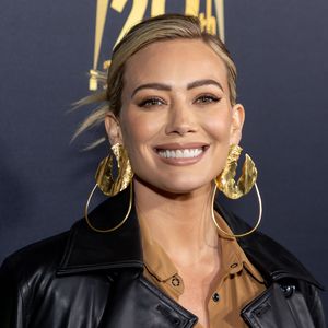 Hilary Duff zeigt stolz die Kurven ihres After-Baby-Bodys