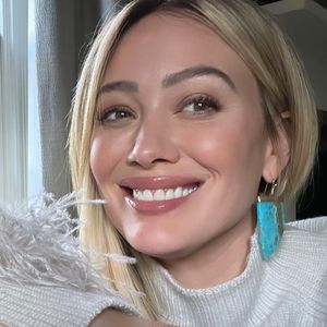 Ganz entspannt: Hilary Duff erstmals nach Geburt unterwegs