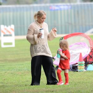 Cooles Duo: Hilary Duff unterstützt Tochter beim Fußball