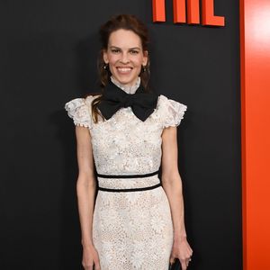 Zwillinge mit 48: Hilary Swank fühlt sich frisch wie 30