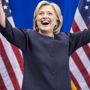 Spaß im Wahlkampf: Hillary Clinton albert in Comedy-Show