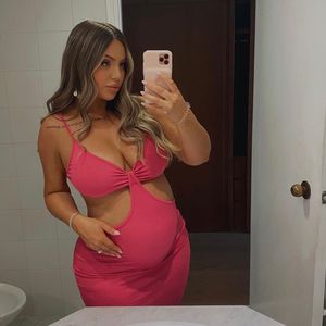 Hautenges Dress: Holly Hagan präsentiert ihren Babybauch!