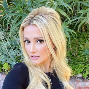 Hugh Hefners Ex Holly Madison rechnet mit Playboy-Zeit ab!