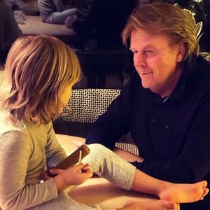 Süßer Opa-Enkel-Moment zwischen Howard Carpendale und Mads