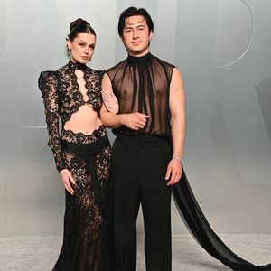 Hudson Williams präsentiert sich mit Freundin bei den Oscars