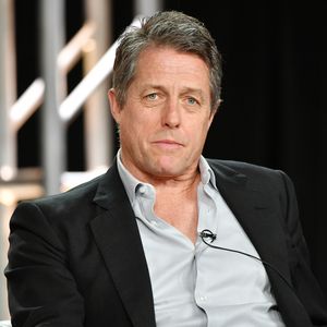 Unangenehm: Hugh Grant wirkt im Oscar-Interview gelangweilt