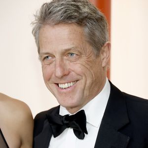 So emotional: "Wonka"-Star Hugh Grant weint bei jedem Film!