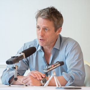 Verklagt Hugh Grant ein britisches Boulevardblatt?