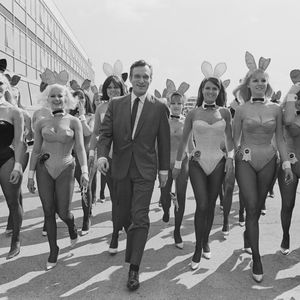 Video: Hugh Hefner rockt die Playboy-Villa