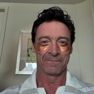 Auch Männersache: Hugh Jackman zeigt sein Beauty-Programm!