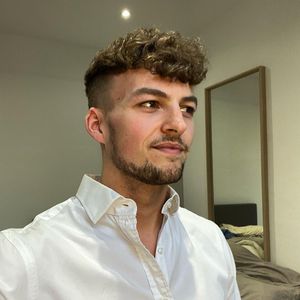 Tatsächlich: "Love Island"-Hugo verliert seinen Lehrer-Job!