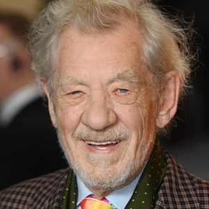 Ian McKellen zeigt sich nach Sturz wieder fit bei Premiere