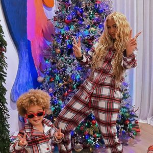 Iggy Azalea und Söhnchen posieren in weihnachtlichen Pyjamas