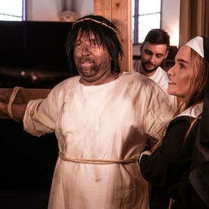 Als Jesus am Kreuz hängen: Ikke Hüftgold haderte damit!