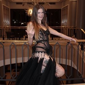 Rapperin Ikkimel setzt in 8 Stunden über 2 Millionen Euro um