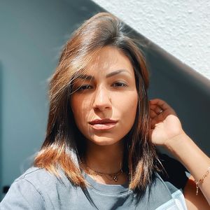 Nach dem Tod ihres Vaters: Inci Sencer zurück bei Instagram