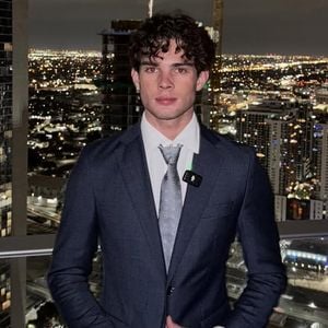 Kein "Looksmaxing" mehr: YouTube sperrt Clavicular erneut