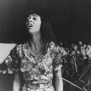 Offiziell: Daran starb "Flashdance"-Sängerin Irene Cara (†)