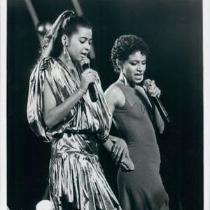 Diese Stars trauern um die Schauspielerin Irene Cara (†63)