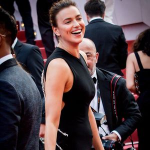 In Cannes: Versteckt Irina Shayk hier einen Baby-Bauch?