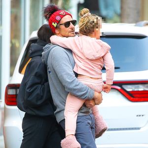 Liebevoller Vater: Bradley Cooper mit Tochter Lea unterwegs