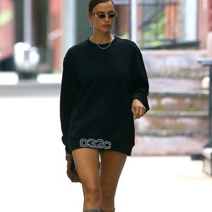 Na hoppla! Hat Irina Shayk hier etwa ihre Hose vergessen?