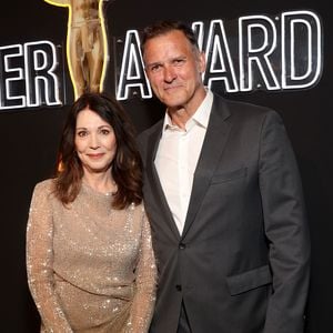 Iris Berben posiert mit ihrem Freund Heiko bei einem Event