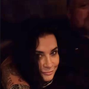 Ist Iris Kleins Partner eine Person des öffentlichen Lebens?