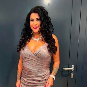 Iris Klein bezaubert ihre Follower mit pompöser Lockenpracht