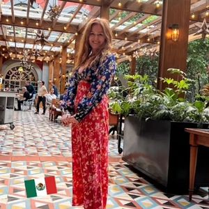 Urlaub als Single: Isla Fisher strahlt bei Auszeit in Mexiko