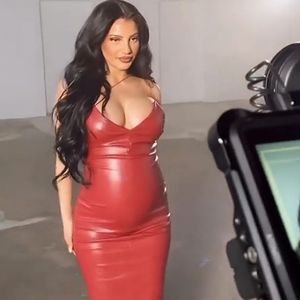 Ivana Santacruz macht ein heißes Schwangerschafts-Shooting!