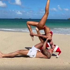 Akrobatisch! Izabel Goulart & Kevin Trapp knutschen kopfüber
