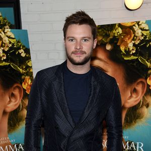 Jack Reynor "transformiert" sich zum Verlobten!