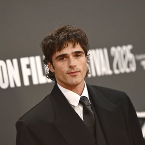 Gemein? Netz verspottet Jacob Elordis krakelige Handschrift