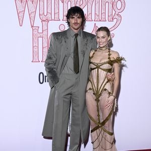 Margot Robbie verzaubert London im "Wuthering Heights"-Look
