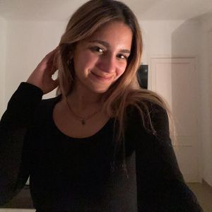 Jetzt Jura-Studium? Jada Karabas hat ihr Abi bestanden!